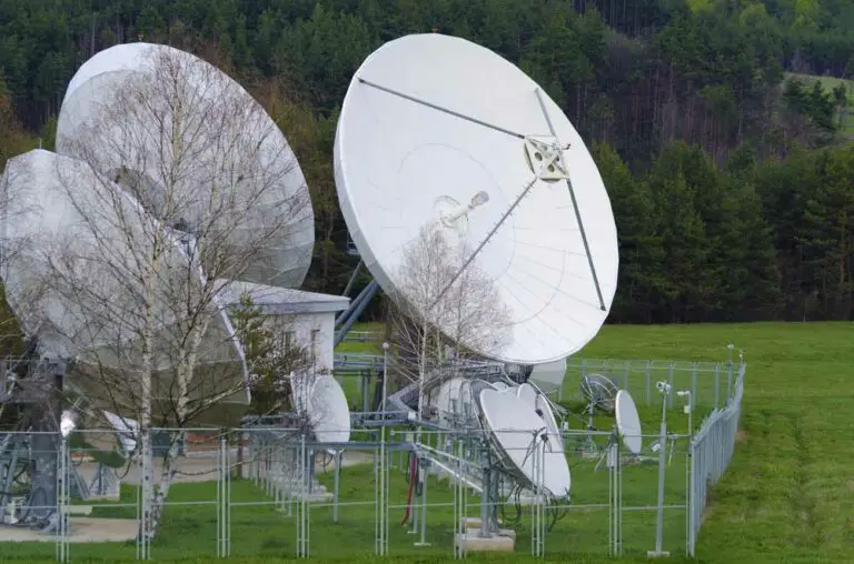 Telecommunication ground station with Satellites