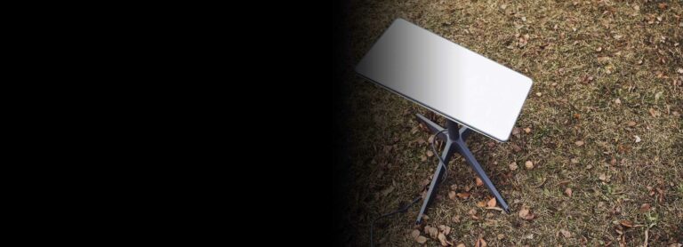 Starlink antenna for receiving internet signal